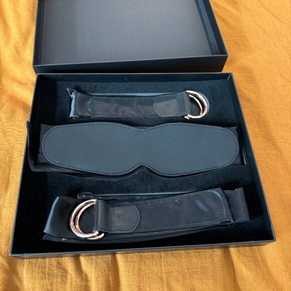 Honey Birdette Satin Bondage Set NWT - Picture 2 of 3